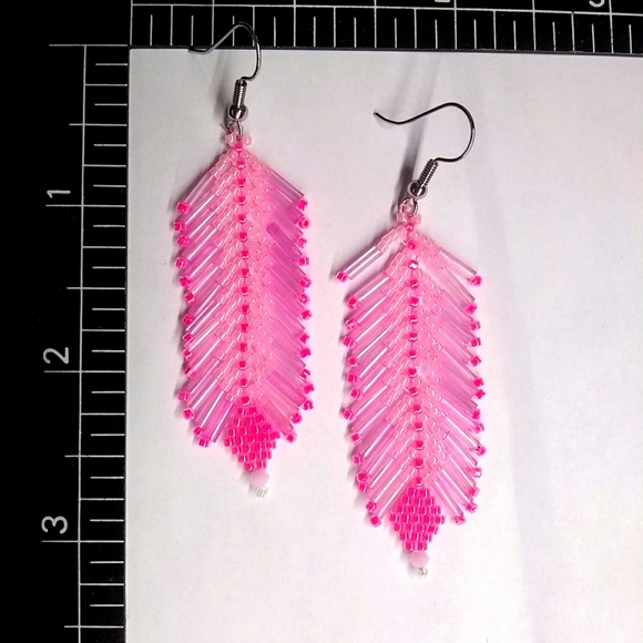 🔥SOLD🔥at Comanche PowWow🔥⭐HP 2x⭐ Feather Pink Rodeo Earrings - Picture 4 of 8